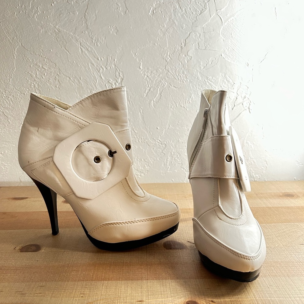 Elegant White Ankle Boots